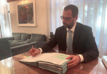 Patuanelli firma i primi decreti ministeriali